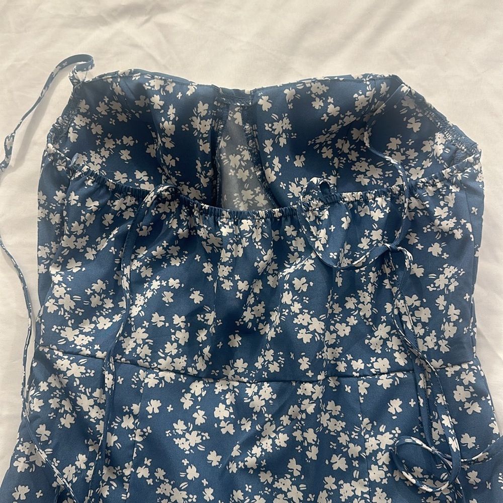 Dress - Picture 2 of 3